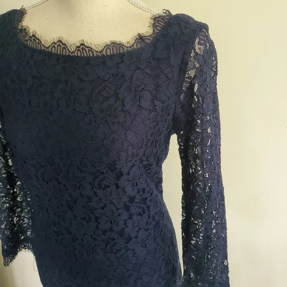 LAST CHANCE - Diane Von Furstenberg "Zarita" Navy Lace Zip Dress - Picture 4 of 12